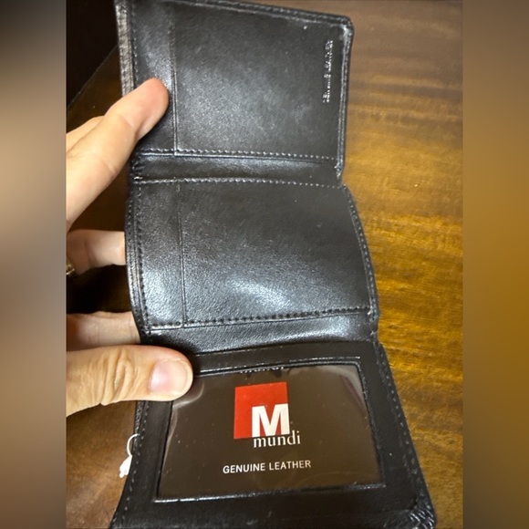 Mundi Genuine Leather Wallet W/ Credit Card Pockets - Picture 4 of 7